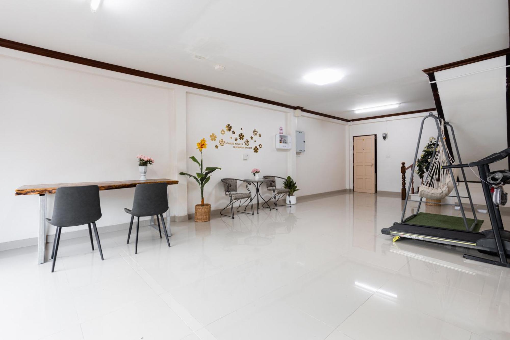 2B Cozy Hostel ตรัง Exteriör bild