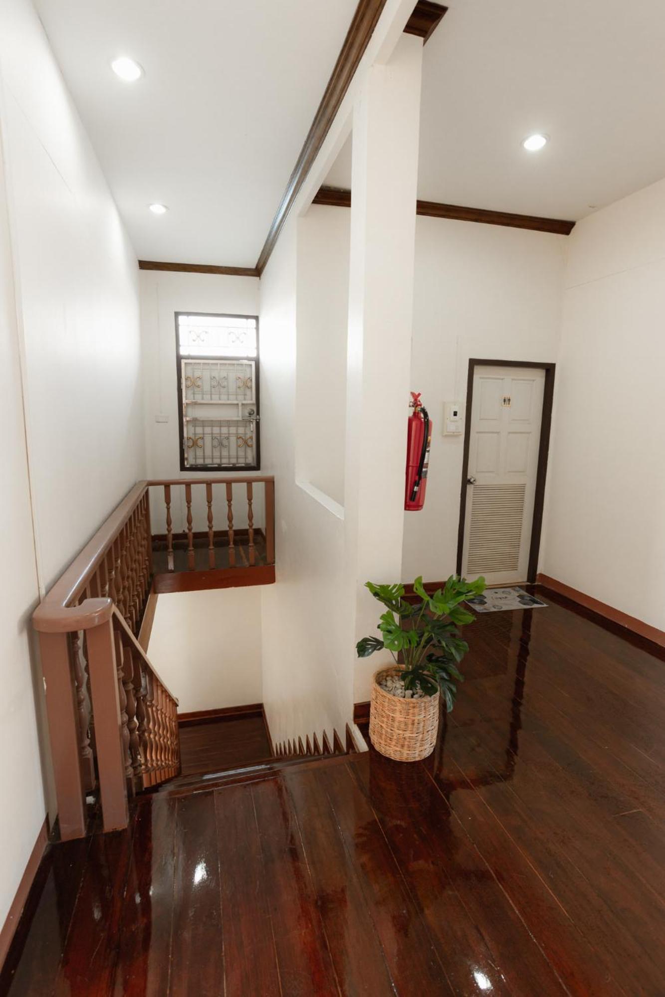 2B Cozy Hostel ตรัง Exteriör bild